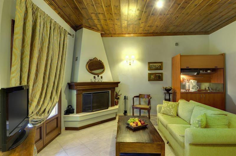 Iatrou Guesthouse 포르테리아 객실 사진