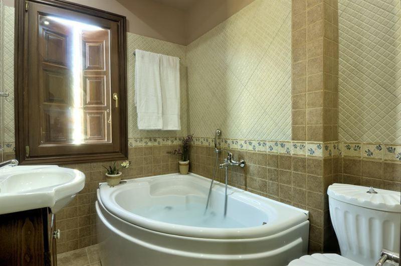 Iatrou Guesthouse 포르테리아 객실 사진