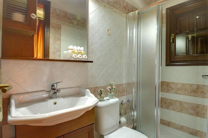 Iatrou Guesthouse 포르테리아 객실 사진